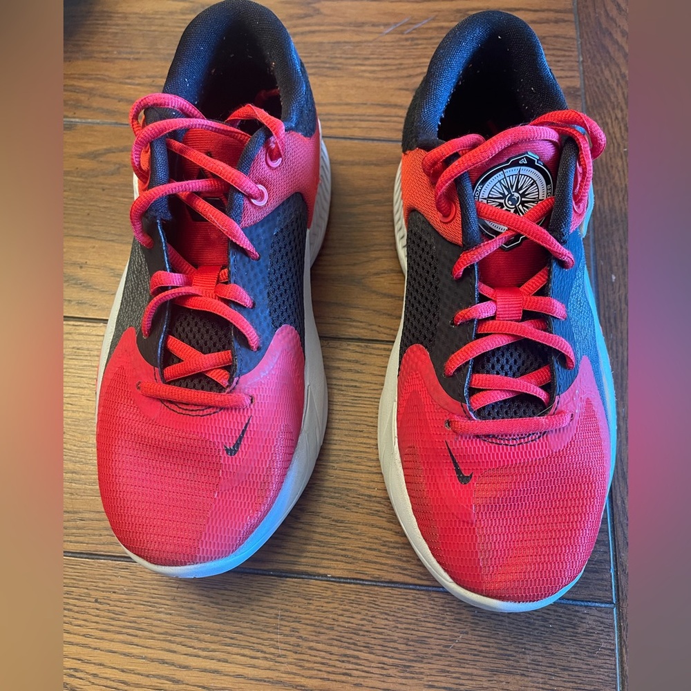 Nike Freak 4 Youth size:5